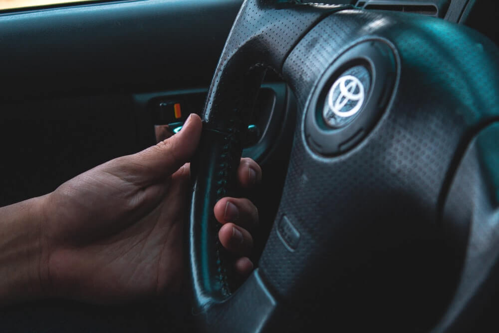 Procedimientos que debes realizar con profesionales como Exiauto, y no por tu cuenta.